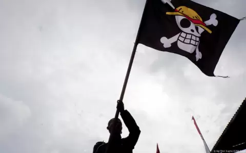Los manifestantes j�venes de muchos pa�ses usan la bandera de 'One Piece' como se�al de protesta frente a la corrupci�n y los grupos de poder.