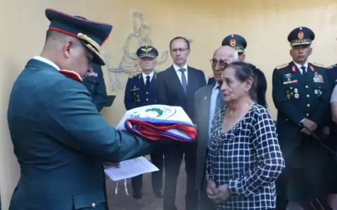 Madre de Guillermo Moral, durante el sepelio.