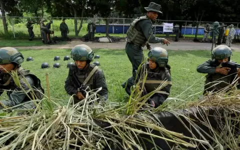 Entrenamiento de soldados venezolanos.
