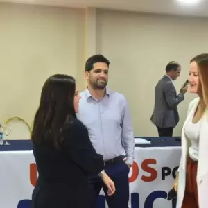 Insisten en que la oposici�n debe definir su candidata en Asunci�n antes de febrero