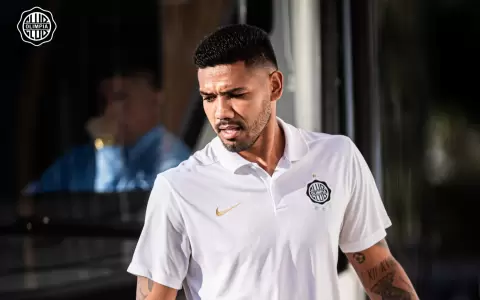 H�ctor David Mart�nez se prepara para ingresar por Axel Alfonzo en la zaga titular del Franjeado.