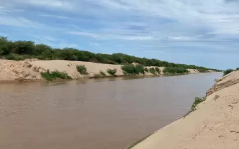 Obras de canalizaci�n del R�o Pilcomayo.