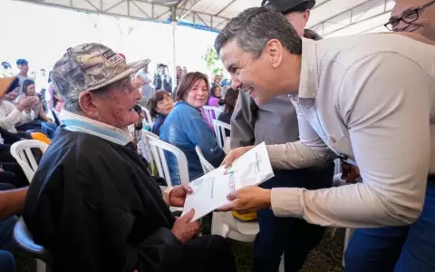 Santiago Pe�a en jornada de gobierno.