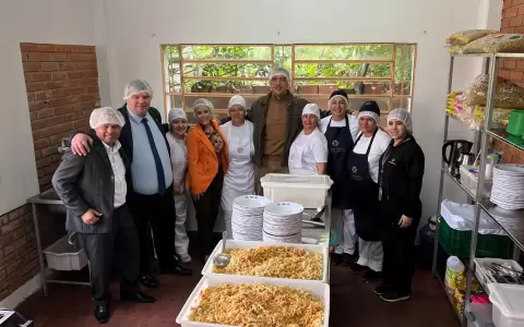 Verificaci�n in situ de entrega de almuerzo escolar en Ypacara�.