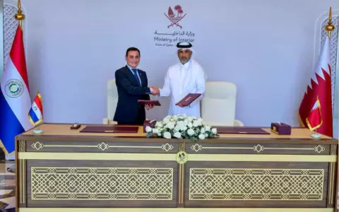 El canciller Rub�n Ram�rez Lezcano y el ministro de Estado del Interior de Qatar, el jeque Abdulaziz bin Faisal bin Mohammed Al Thani