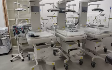 Terapia neonatal en el Hospital de Barrio Obrero.