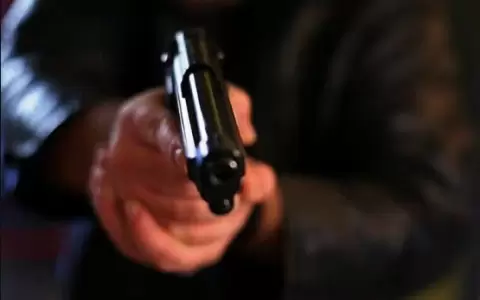 El cambista herido fue trasladado al hospital, mientras la Polic�a investiga los asaltos.