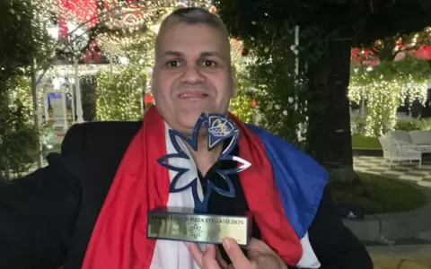 Antonio Tom�s Yegros Colm�n, de Encarnaci�n, recibi� una estrella al estilo "Michelin" y figura en la gu�a de chefs de pizza.