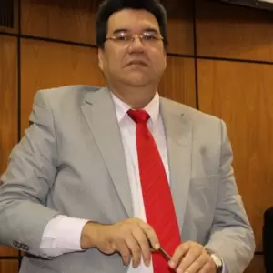 Declaran tres días de duelo por el fallecimiento del exsenador Julio César Velázquez
