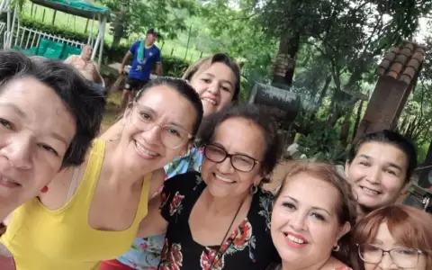 Ramona Peralta de S�nchez (al medio) fue incansable luchadora por los derechos de la salud digna.