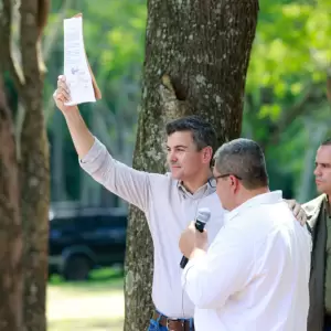 Caso sobres de dinero: Pe�a descalifica denuncia y habla de "ataque medi�tico"