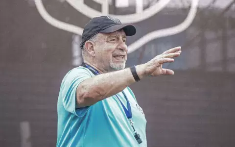 �ver Hugo Almeida, entrenador de Olimpia.