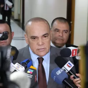 Bachi respalda la ley "garrote" contra ONGs pero justifica rol de la Opaci