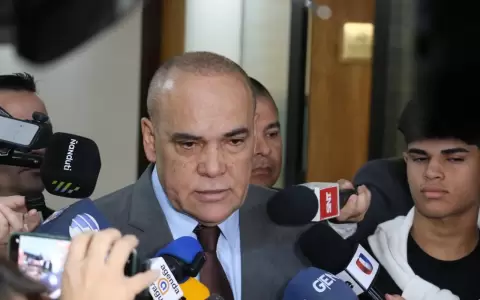 Basilio "Bachi" N��ez.