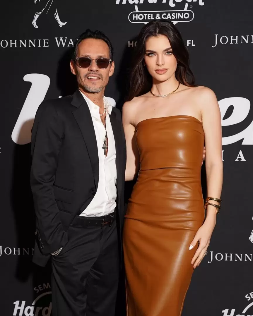 Nadia Ferreira junto a su esposo Marc Antony.