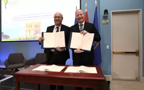 El presidente del Grupo BID, Ilan Goldfajn, junto al ministro de Econom�a y Finanzas, Carlos Fern�ndez Valdovinos.