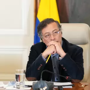 Petro sugiere que Ecuador podr�a estar "bombardeando" Colombia en la frontera