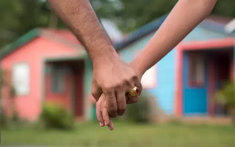 Uni�n entre una menor y un adulto.