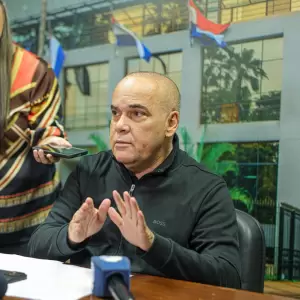 Protecci�n a periodistas: Bachi pide "no mezclar" con defensores de derechos humanos