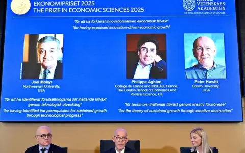 El neerland�s Joel Mokyr (PhD), Philippe Aghion (PhD), de Francia; y Peter Howitt (PhD), de Canad� recibieron el Nobel de Econom�a 2025.