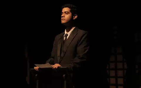 Puesta en escena de "Eligio Ayala. La muerte del pensador de Rodin", dirigida por Walter Mers. Cortes�a
