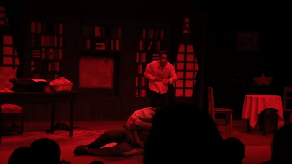 Puesta en escena de "Eligio Ayala. La muerte del pensador de Rodin", dirigida por Walter Mers. Cortes�a