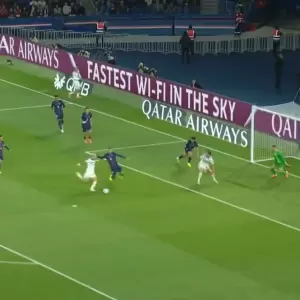 ¡La impresionante tapada de Lucas Chevalier que evitó el gol de Julio Enciso!