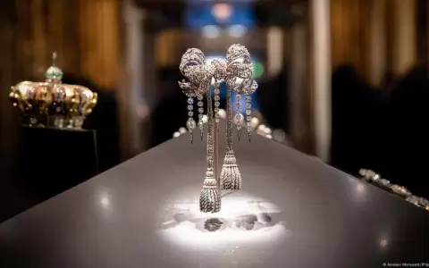 Entre los objetos robados, todos del siglo XIX: joyas de la corona de la emperatriz Eugenia (imagen de archivo).