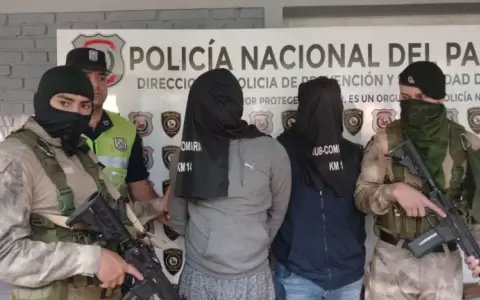 "Vaca Lola" y su c�mplice fueron detenidos por la Polic�a, a�n con las capuchas puestas tras el fallido intento de asalto en Ciudad del Este.