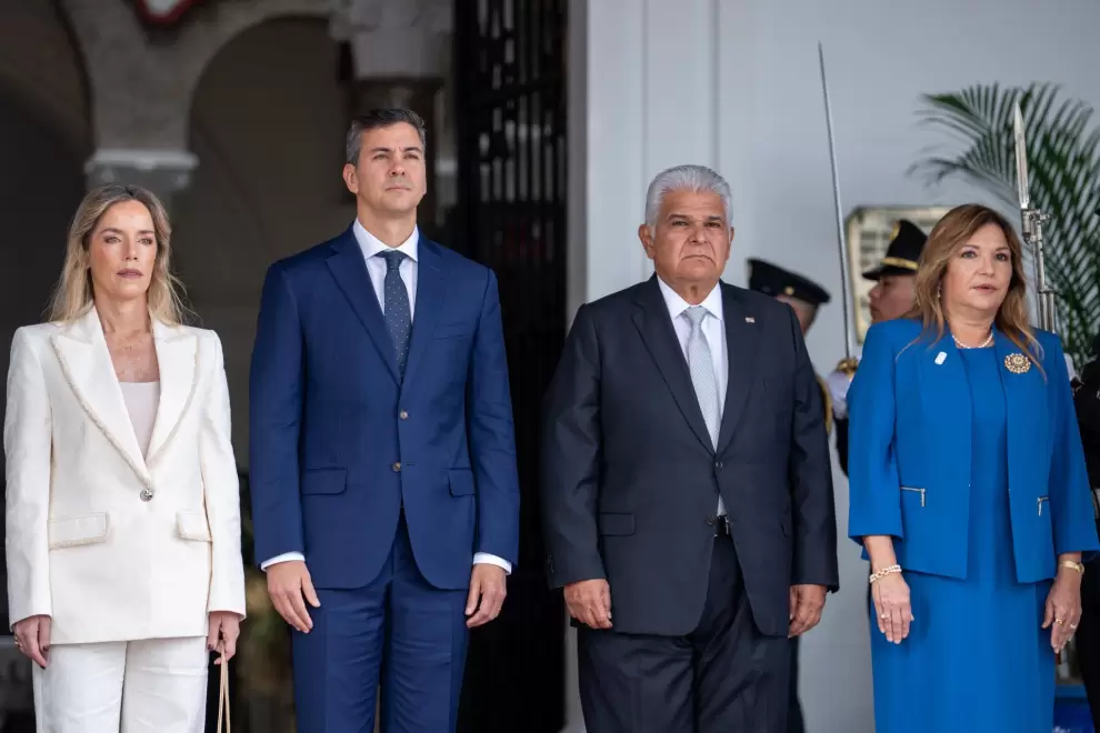 La primera Dama, el presidente de la Rep�blica y su par de Panam� con su primera Dama.