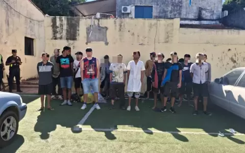 Agentes policiales controlaron los accesos y detuvieron a varios hinchas durante el operativo del Supercl�sico.