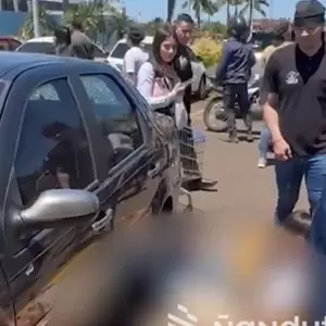 Balean a un hombre en el estacionamiento de un shopping de PJC