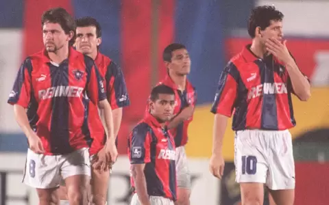 "Los jugadores de Cerro Porte�o se acercaron a nosotros para darnos dinero"