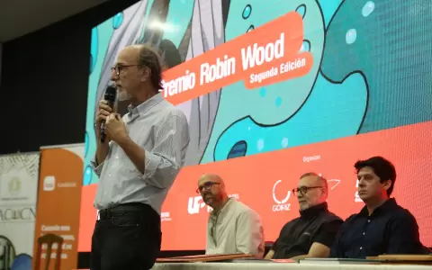 El historietista argentino Enrique "Quique" Alcatena recibe el Primer Premio Internacional del Premio Robin Wood 2025.