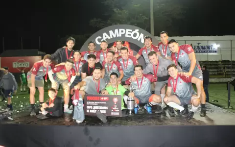 Santa Clara, campe�n del torneo Exa Copa Casillero del Diablo.