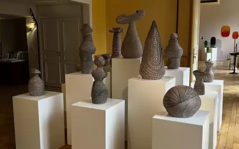 Obras de Jorge Enciso en la Feria de Arte Cer�mico de Par�s.