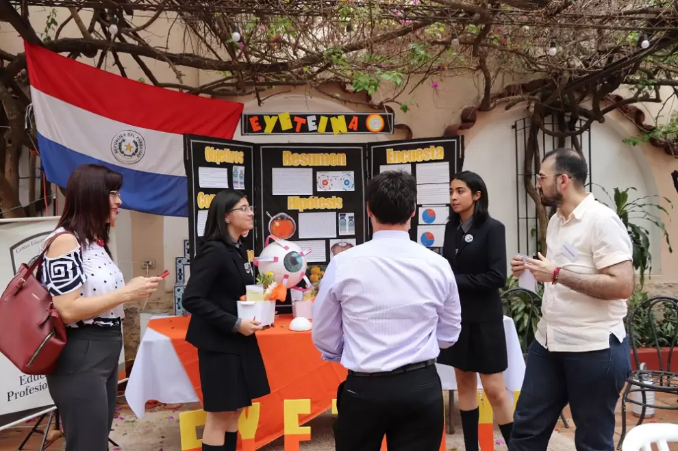 Feria del Premio Nacional Juvenil de Ciencias "Pierre et Marie Curie". Edición anterior.