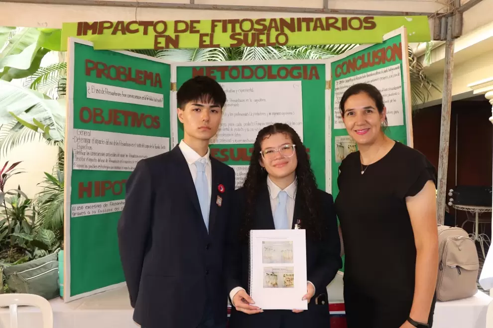 Feria del Premio Nacional Juvenil de Ciencias "Pierre et Marie Curie". Edición anterior.