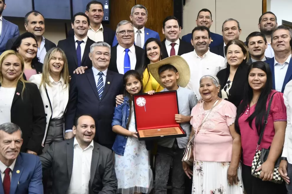 Homenaje a Karai Kolá y Ña Saturnina, fenómeno cultural.