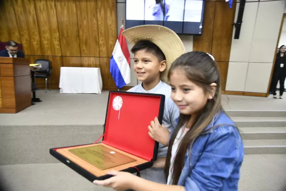 Homenaje a Karai Kolá y Ña Saturnina, fenómeno cultural.