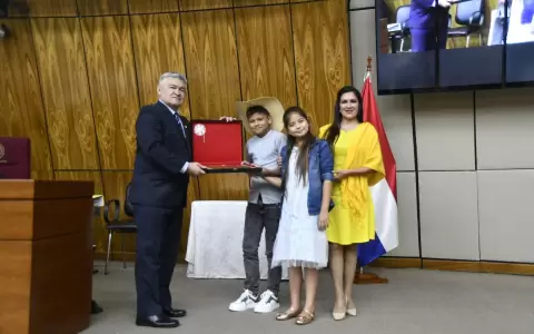 Homenaje a Karai Kol� y �a Saturnina, fen�meno cultural.