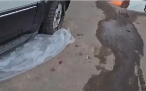 La balacera ocurri� en una calle del barrio Ricardo Brugada, conocido como la Chacarita, donde acudieron agentes policiales y forenses.