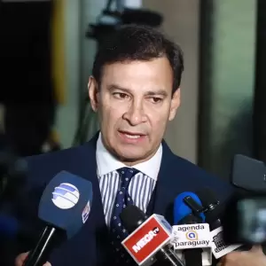 Ovelar califica de "grave" presunto uso indebido de veh�culo por parte del ministro Baruja