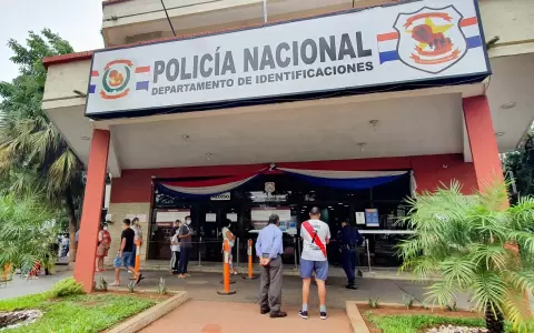 Agentes fueron detenidos durante un operativo en el Departamento de Identificaciones.