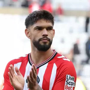 Omar Alderete queda fuera del partido ante Chelsea