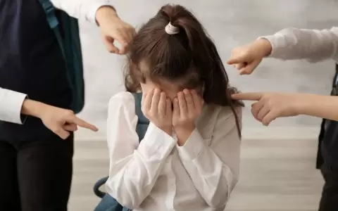 Padres de alumna trans denuncian discriminaci�n en un colegio de Fernando de la Mora