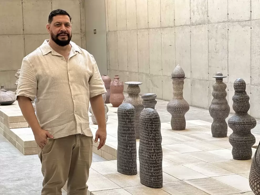 Jorge Enciso y sus obras. Cortesía