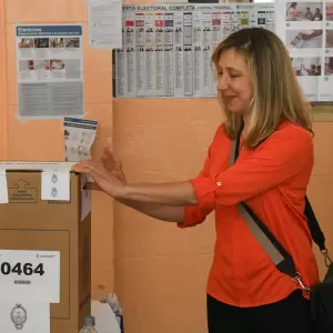 El partido de Milei gana las legislativas y ampl�a su representaci�n en ambas c�maras