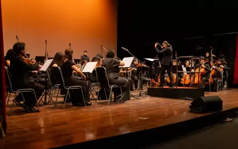 Orquesta Filarm�nica Ipu Paraguay.