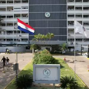 Caso asesor jur�dico del IPS: "Se est� pagando dos veces por el mismo trabajo", lamentan
